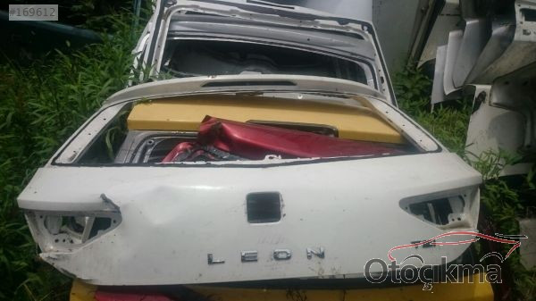 seat Leon  bağaj kapagi
