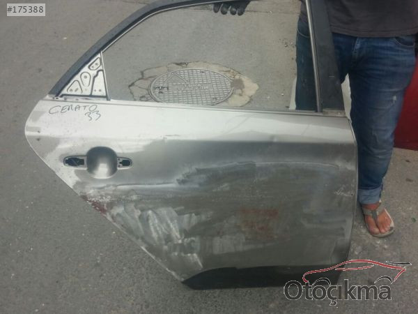 2010-2012 CERATO SAĞ ARKA KAPI KIA ÇIKMA PARÇA
