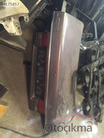 Mazda 626 bagaj kapısı çıkma