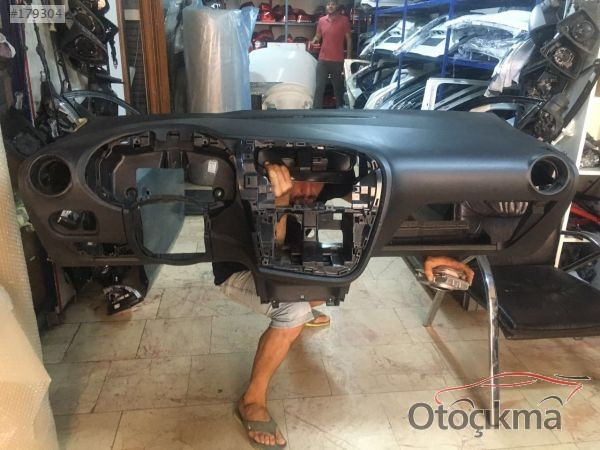 Seat leon ön torpido gögüs 2008 2011