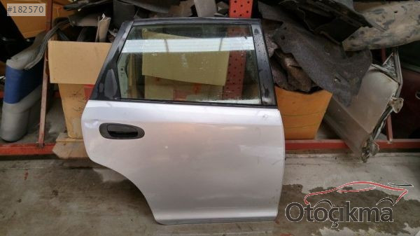   2001-2004 Arası Honda Civic HB Sol Arka Kapı