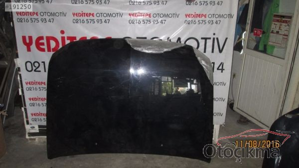 mitsubishi pajero kaput