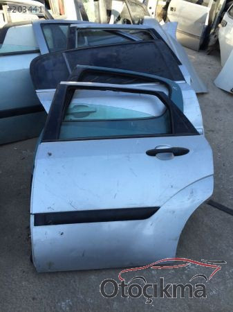 2004 Ford focus sol arka kapı