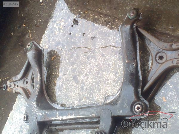 AUDİ 80 MOTOR TRAVERSTİ