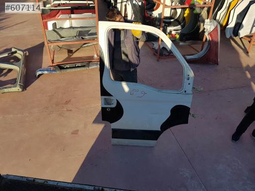RENAULT   MASTER  2    SAĞ  ÖN  KAPI