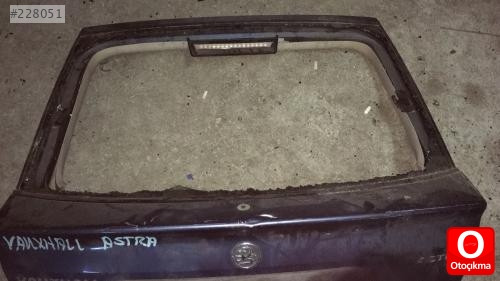 Opel astra bagaj kapağı
