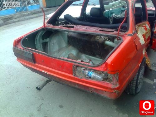 AUDİ 80 ARKA PANEL OTO FİKRETTE