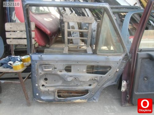 RENAULT 9 SAĞ ARKA KAPI ORJİNAL ÇIKMA TEMİZ ÜRÜN