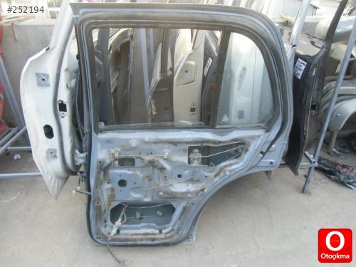 MİTSUBİSHİ LANCER SAĞ ARKA KAPI 1990 MODEL ORJİNAL ÇIKMA