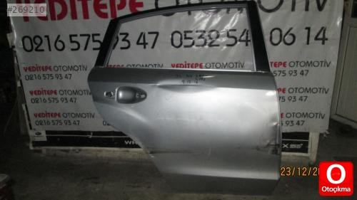 subaru çıkma yedek parça sağ arka kapı
