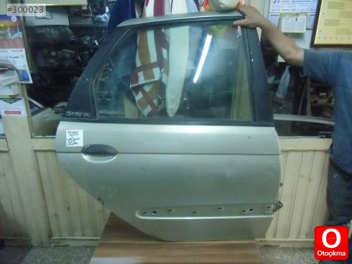 RENAULT SCENİC SAĞ ARKA KAPI ORJİNAL ADANA ÇIKMA PARÇA