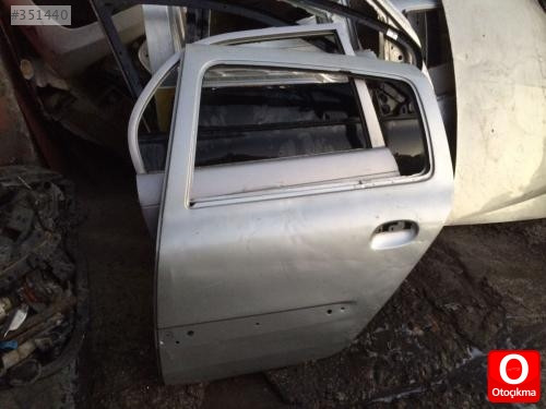 2005 clio sol arka kapı