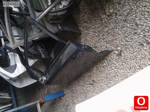 Citroen c4 çıkma sol arka kapı