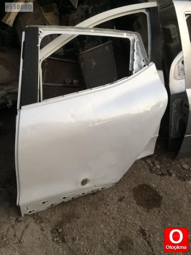  2015 clio 4 sol arka kapı