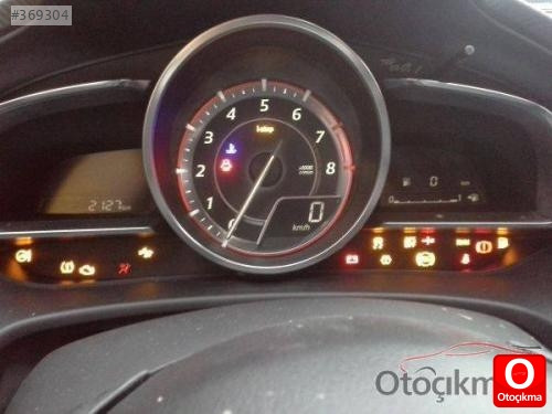 Mazda 3 analog göstergesi saat 
