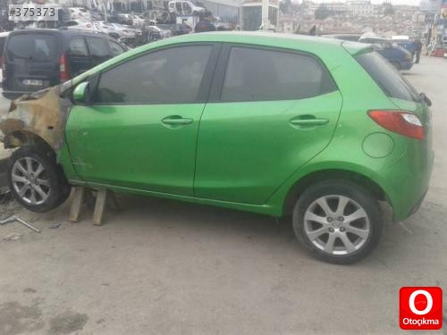 Mazda 2 reflektör