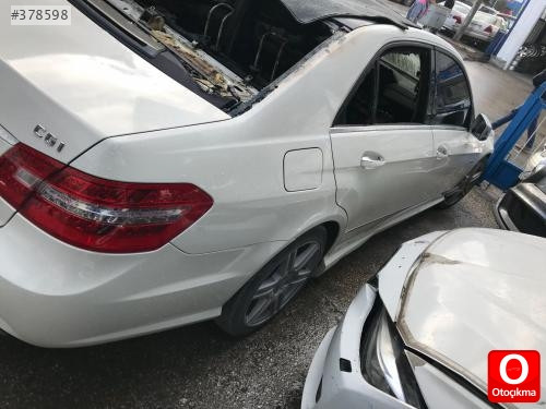 MERCEDES E SERİSİ E250 CGI AMG ARKA SAĞ STOP