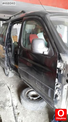 Citroen Berlingo sağ ön kapı döşemesi orjinal çıkma