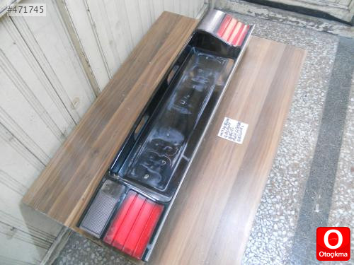 MİTSUBİSHİ GALANT BAGAJ REFLEKTÖRÜ ORJİNAL 1990 MODEL