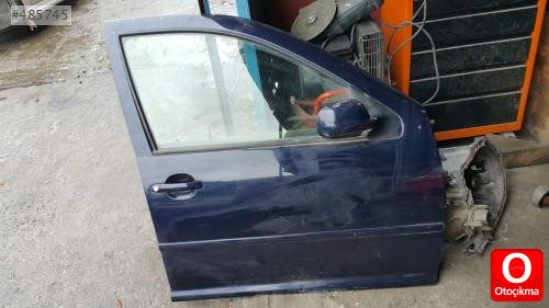Volkswagen Golf 4 sağ ön kapı orjinal çıkma