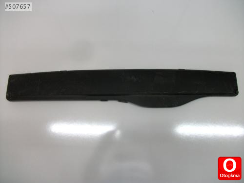 AUDİ A3 HAVA EMME AĞIZ KAPAĞI.