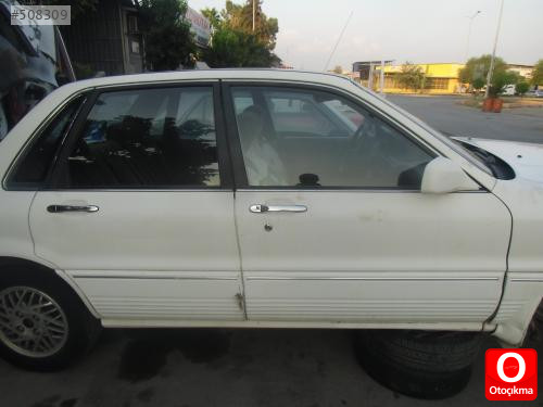 MİTSUBİSHİ GALANT SAĞ ÖN KAPI 1990 MODEL ORJİNAL HATASIZ