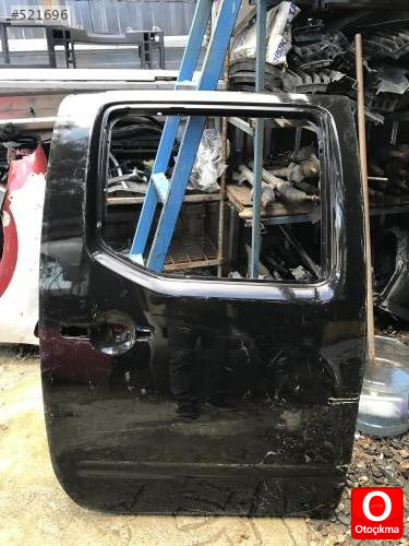 Nissan navara çıkma sağ arka kapı