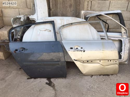megan 2 sağ arka kapı