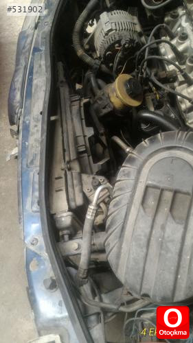 reno megane 1   2.0 motor  hava filtre kutusu
