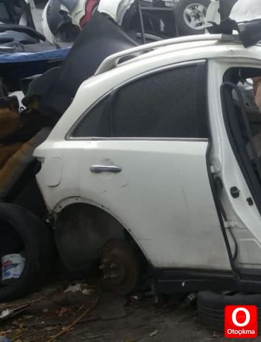 İNFİNİTİ FX35 ÇIKMA SAĞ ARKA KAPI.
