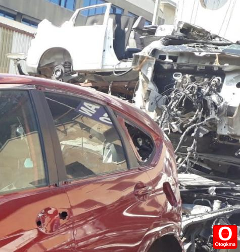 2017 MODEL HONDA CRV KOMPLE SAĞ ARKA KAPI CAMI.