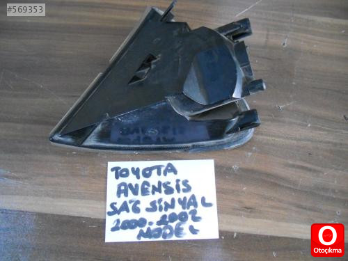 TOYOTA AVENSİS ÖN SİNYAL 2000-2002 MODEL