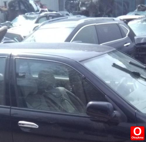 2000 MODEL NİSSAN PRİMERA 1.8 KOMPLE SAĞ ÖN KAPI CAMI.