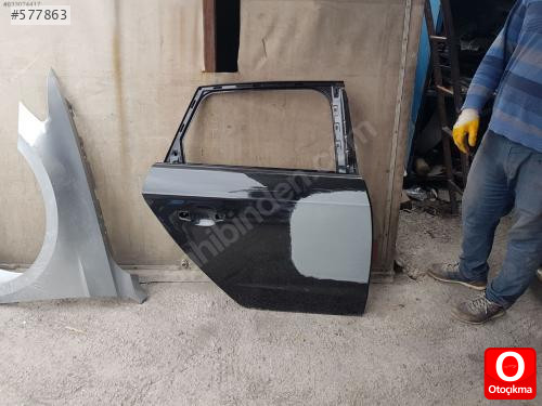 AUDİ A3 2013 HB SAĞ ARKA KAPI