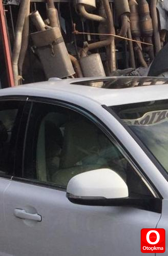 VOLVO S80 ÇIKMA SAĞ ÖN KAPI CAMI.