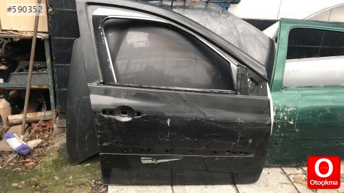 Renault clio 3 çıkma sağ ön kapı 