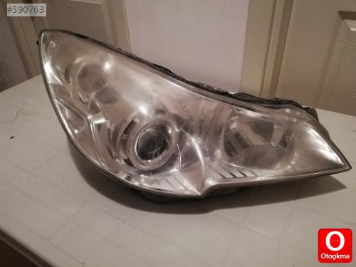 Subaru Qutback çıkma sağ xenon far çıkma yedek parça