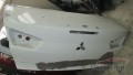 mitsubishi lancer lansır bagaj kapısı