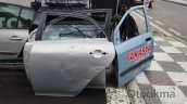 toyota corolla çıkma sol arka kapısı