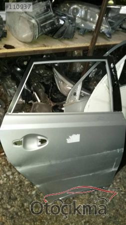 TOYOTA AURİS ÇIKMA SOL ARKA KAPI