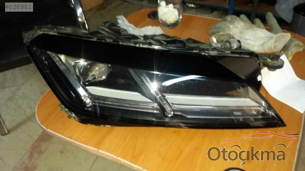 Audi TT  sağ far 2016