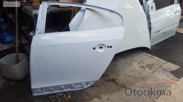 reno fluence çıkma sol arka kapı