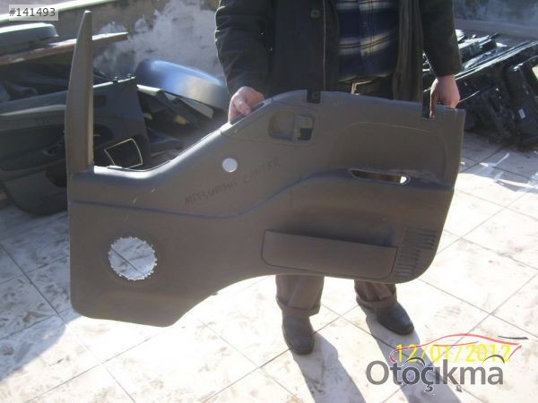 CANTER SAĞ KAPI DÖŞEMESİ MITSUBISHI ÇIKMA PARÇA 