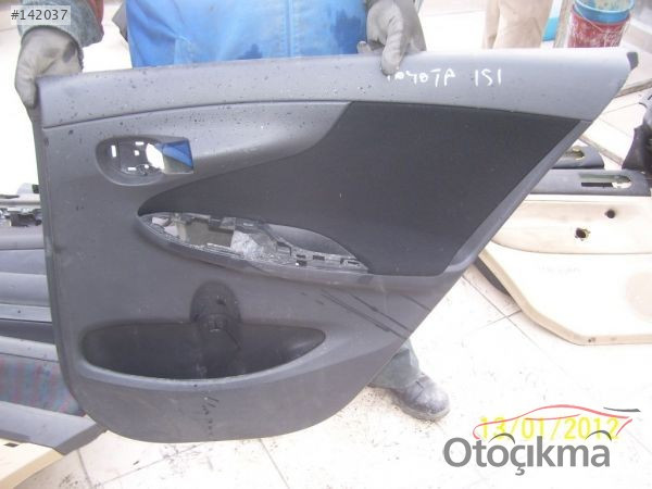 09 COROLLA SAĞ ARKA KAPI DÖŞEMESİ TOYOTA ÇIKMA PARÇA 