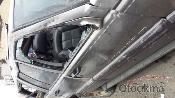 JEEP GRAND CHEROKEE ÇIKMA SAĞ ARKA KAPI