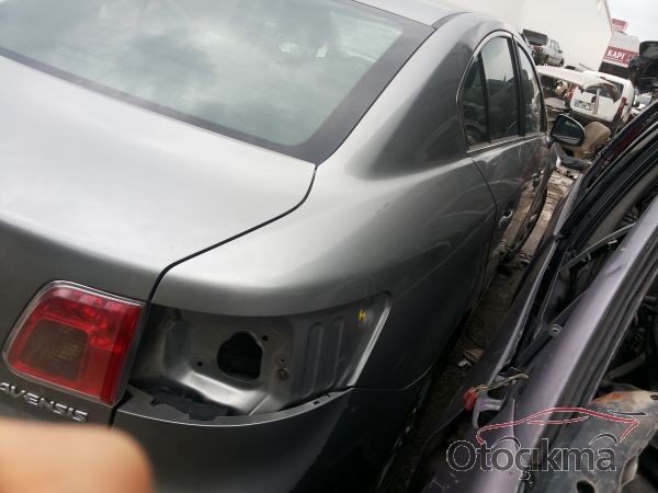 2011 MODEL TOYOTA AVENSİS ÇIKMA SAĞ ÖN KAPI