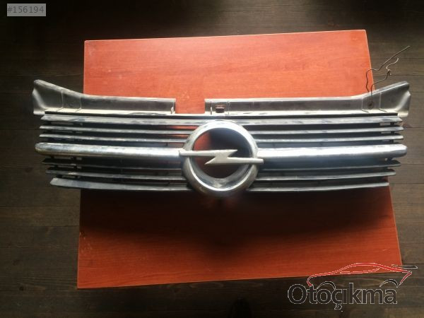 OPEL OMEGA ON PANJUR