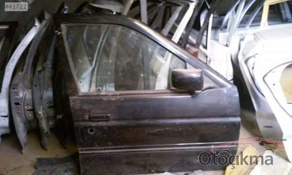 FORD ESCORT ÇIKMA SAĞ ÖN KAPI SATILIKTIR.