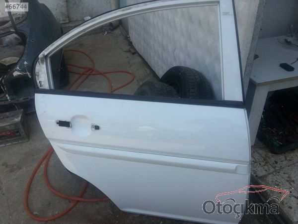 HYUNDAİ ACCENT ERA SAĞ ARKA KAPI ORİJİNAL ÇIKMA