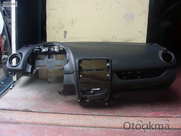 RENAULT CLİO 4 TORPİDO ORJİNAL SIFIR
